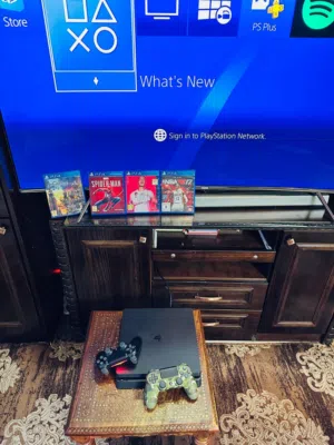 Playstation 4 Slim  بلاستيشن 4 سلم