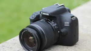 canon DSLR 2000d camera like new buying from Extra Oman market barns new buying few time used