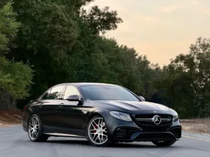 ERCEDES BENZ AMG E63s GCC 1Edition))) خليجي صبغ الوكاله بحاله الوكاله 6 فصوص فل كاربون فايبر