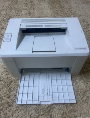 طابعه استخدام جديد لم تتدخل صيانه وحبرها كويس نوعيتها hp