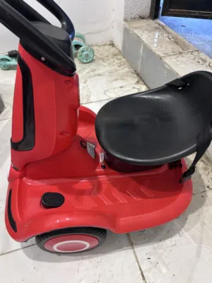 سكوتر اطفال كهربائي