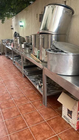 معايين مطعم شبه جديده للبيع