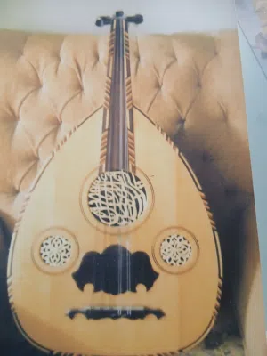عود عراقي سيسم هندي صناعه الاسطه الكبير كريم الفضل سنه الصنع 2005