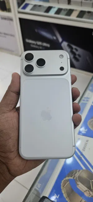 iphone 17pro max 245gb with box and cable 7 months warranty remaining