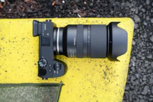 كاميرا سوني zv-e10  جوده 4Kمع عدستين احترافياتTamron 17-70mm f/2.8 Di III-A VC  و Sigma 56mm f/1.4