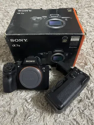 للبيع: Sony A7 III (Body Only