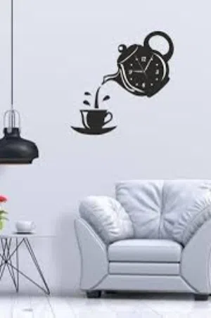 ساعة حائط خشبية ثلاثية الأبعاد بتصميم كوب قهوة وإبريق شاي