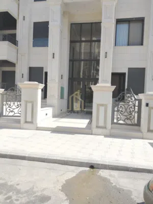 شقة شبه أرضي 200م في أجمل مناطق دير غبار وبسعر مميز / ref 1253