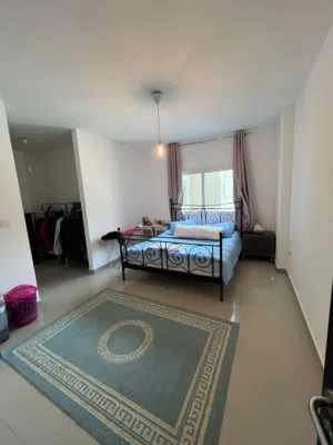 (بدون عمولة) ايجار شهري - غرفة ماستر مفروشة في مجمع الريف الراقي + مسبح + جيم + حديقة