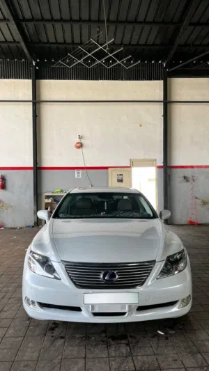 Used Lexus LS in Al Batinah