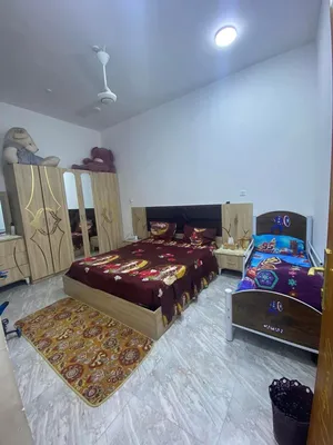 3 Floors . 300 m2 . Landlord4