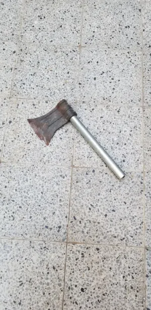 فأس يدوي قصير