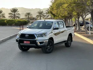 Used Toyota Hilux in Al Dakhiliya