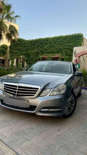 مرسيدس E250 Cgi 2012 فحص كامل وارد وكالة غرغور عداد 175 الف  E200 CGI  مرسيدس