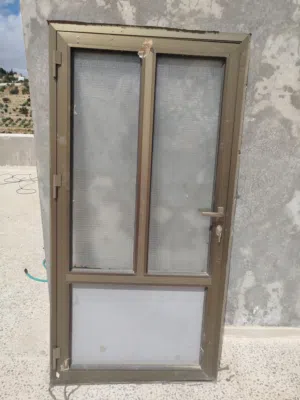 باب المنيوم