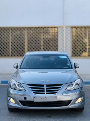 هونداي جينسس 2012