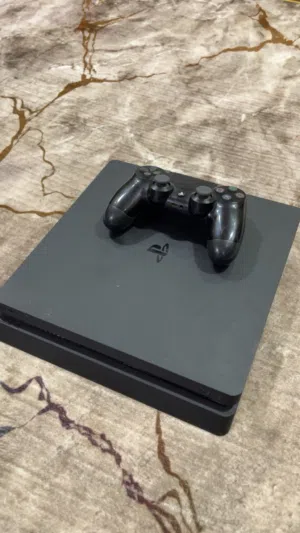 PlayStation 4 PlayStation for sale in Al Dakhiliya