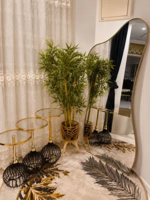 مرايا مع شجره اصطناعيه مع طبلات