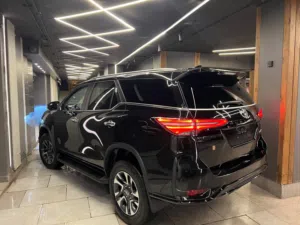 Toyota fortuner sport  4WD Model 2026  Zero  7 seats  4000 cc.    V6 235hp جنوط