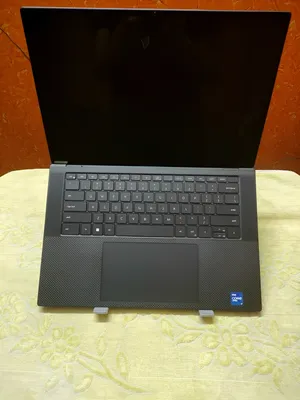 Dell . Windows . 15.6"0