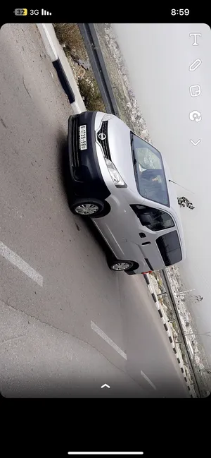 نيسان-nv200