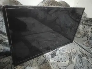 شاشة هايسنس حديثة ب5000ريال