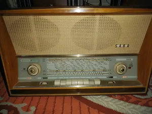راديو قديم لمبات (سابا)