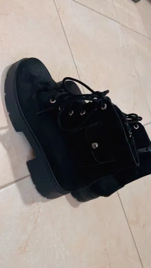 بوت اسود شتوي رباط