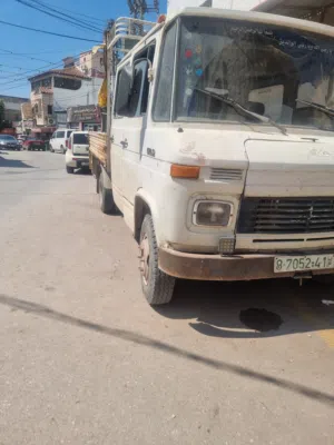 مرسيدس 608