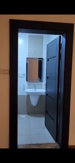 LADIES 3 STAFF or small family of 3 - flat for rent in tubli 3 bedrooms