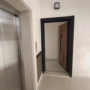 شقه اخير مع روف للبيع في ربوه عبدون - 15247