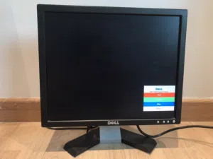 شاشة DELL صغيرة مستعملة