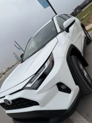 Toyota RAV4 موديل 2023 ماشيه 4000 نيو السيارة الله يبارك مخدومه نانو سيرميك ضمان سنه