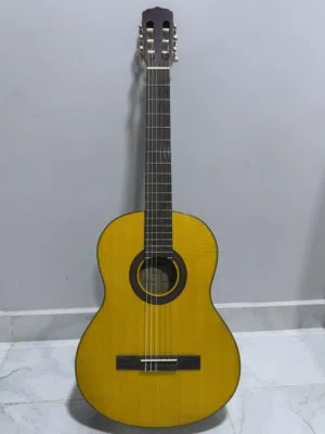 جيتار Aira للبيع