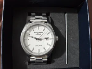 ساعه abercrombie & fitch limited edition
