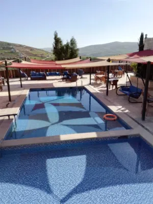 4 Bedrooms Chalet for Rent in Zarqa Al-Qnaiya