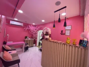 Women's salon for sale
