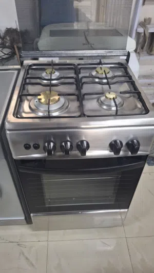 غاز يونيفرسال اربع عيون حجم 55 × 55 استانلس ستيل روس نحاس بحاله ممتازه جدا