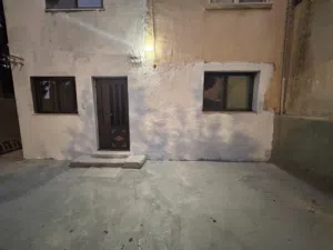 Studio . Unfurnished . Monthly0