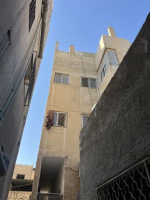  Building for Sale in Zarqa Al ghweariyyeh