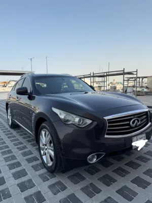 Used Infiniti QX70 in Farwaniya