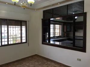 شقة فاخرة طابق اخير في شارع الاذاعة