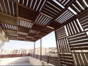 بيرجولا المنيوم خشابي دربزينات المنيوم لوفر خشابي أبواب كراجات ماتور كهربائي مضلات المنيوم