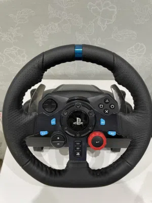 G29 LOGITECH steering wheel and gas and brake pedal