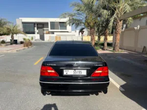 بغيت أبيع السياره و نظيفه من دخل و برع