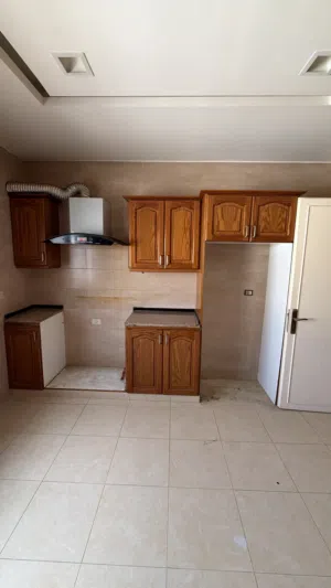 مطبخ خشب بلوط بحالة ممتازة كامل للبيع