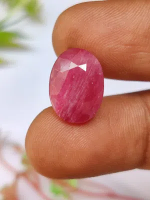حجر ياقو ت أحمر أفريقي طبيعي natural african ruby stone