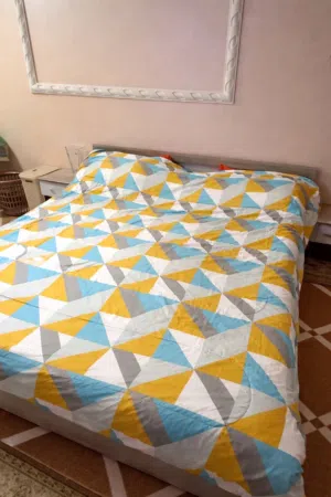 غرفة نوم نظيفة جداً بحالة ممتازة