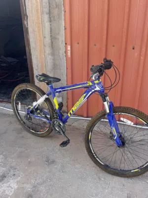 دراجه هوائيه دراجة جبلية للبيع – بحالة جيدة دراجة جبلية من نوع MESA F6 MTB مناسبة