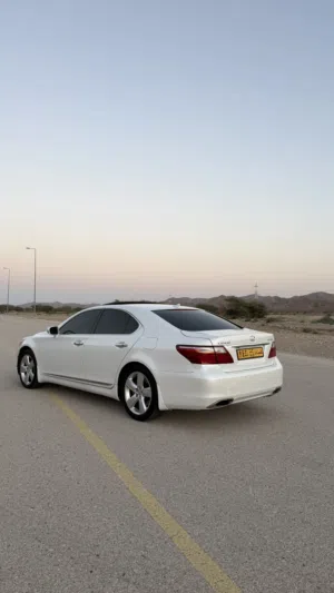 Used Lexus LS in Al Dhahirah